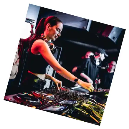 DJ